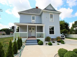 1271 Sanford St, Rockford, IL 61102