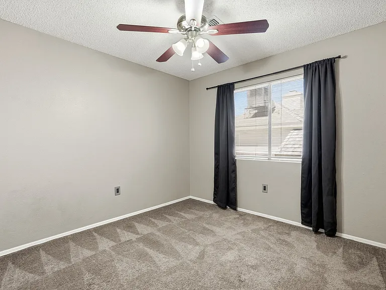 1146 N Granada Dr — Photo 28