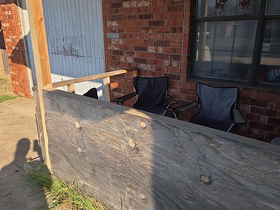 3rd image of 10 Hillcrest Dr