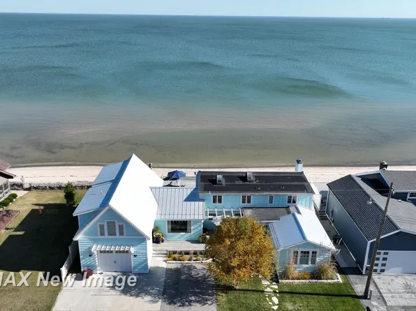 401 Ricoma Beach Rd, Bay City, MI 48706