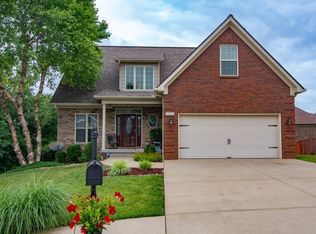 915 Silktree Cir, Elizabethtown, KY 42701