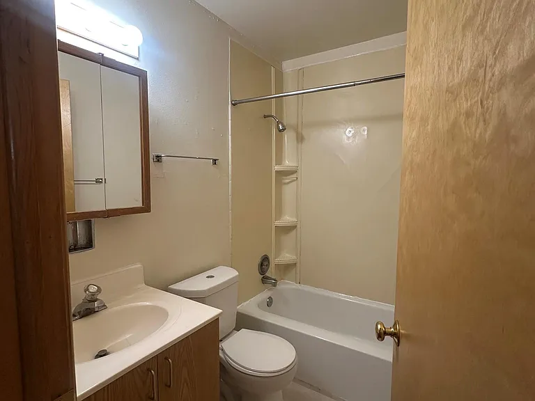 Apex Apartments — Photo 13