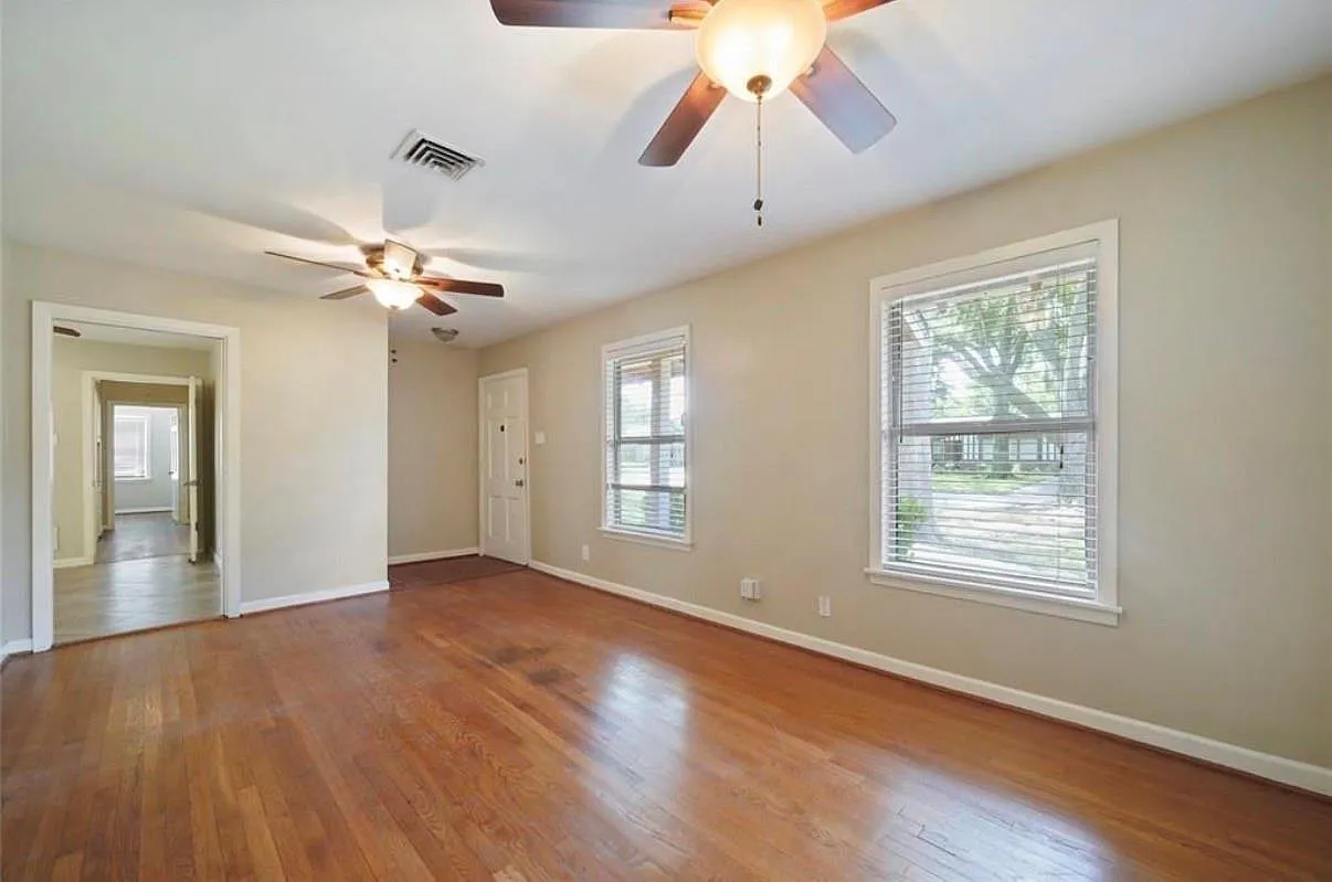 3 bed, 2.0 bath, 1463 sqft, $3,100 — Photo 3