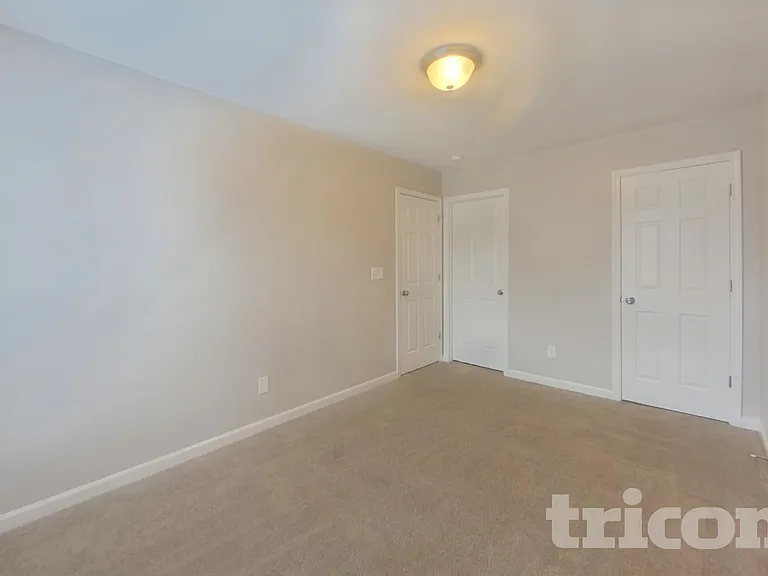 8717 Rozumny Dr — Photo 14