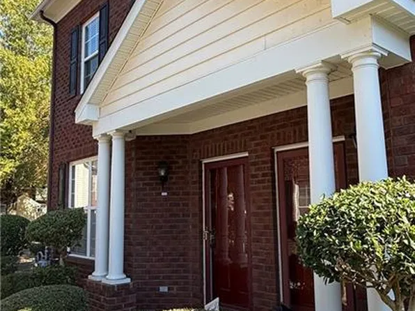 5809 Ludington Dr, Virginia Beach, VA 23464