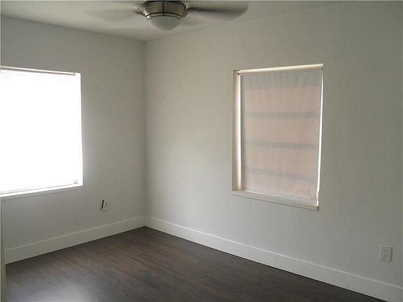5th image of 12230 NE 12th Pl