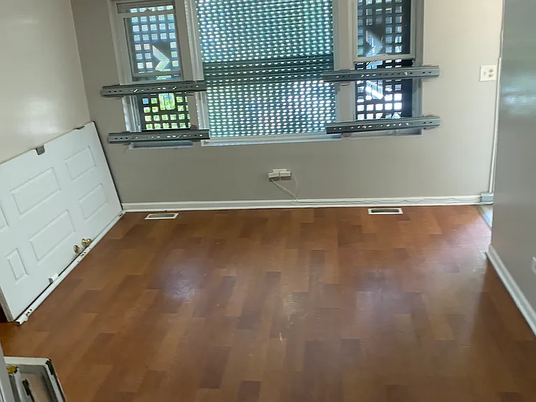 11516 S Yale Ave — Photo 5