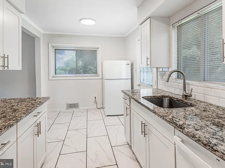 13208 Aldrin St — Photo 11