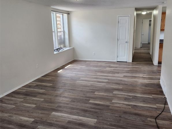 des-moines-iowa-251547434 picture