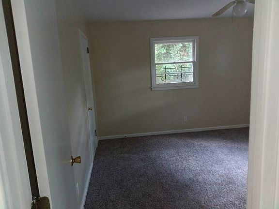 5th image of 2939 Urban Ave