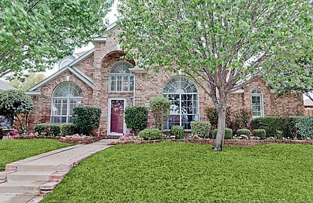 1st image of 4213 Oak Grove Dr