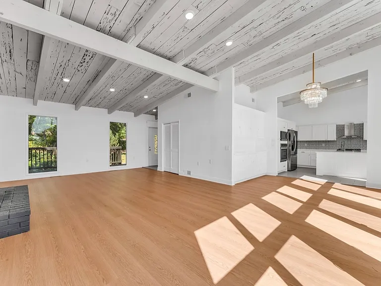 1536 Pleasant Hill Rd — Photo 5