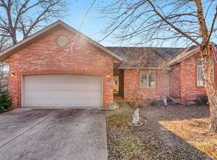 3146 W Sunset St, Springfield, MO 65807
