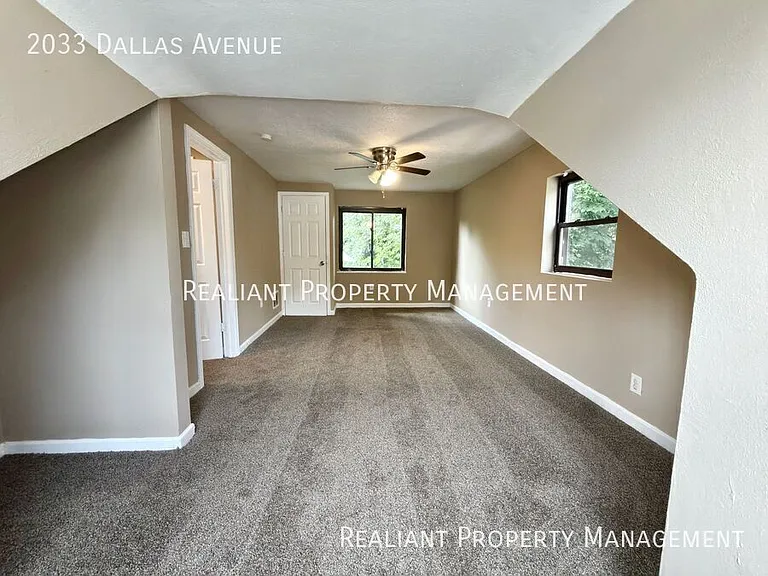 2033 Dallas Ave — Photo 16