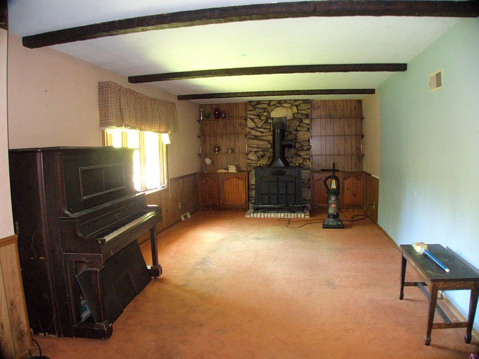 2nd image of W2434 Valley Rd