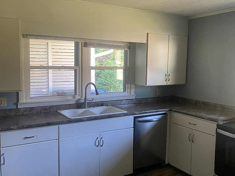 120 Callahan St — Photo 4