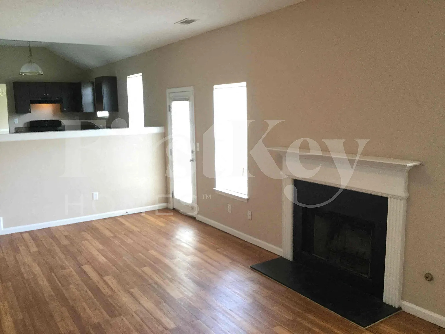 3 bed, 2.5 bath, 2056 sqft, $1,895 — Photo 2