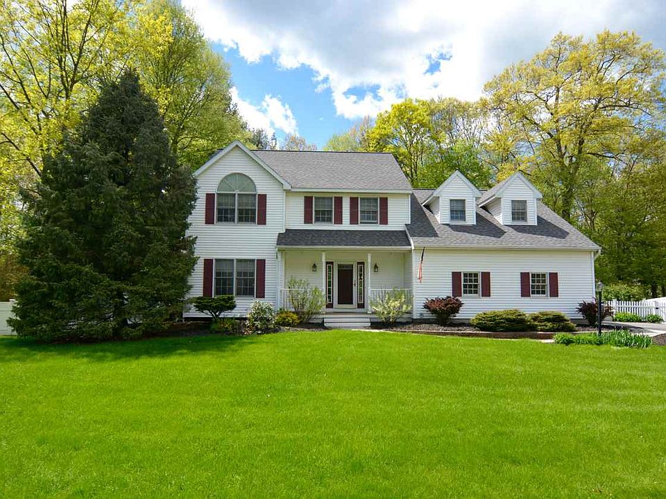 1st image of 46 Longwood Dr