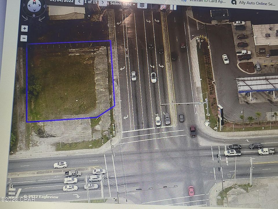 1st image of 659 E 15th St
