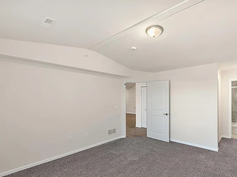 8292 Heywood Cir — Photo 7