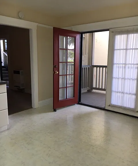 2140 B St — Photo 2