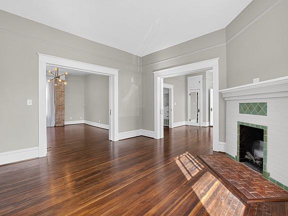3rd image of 1630 Mistletoe Blvd Unit A
