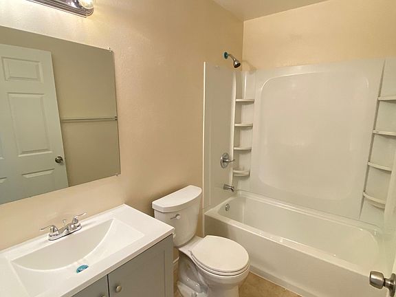 5th image of 149 N Alexandria Ave APT F