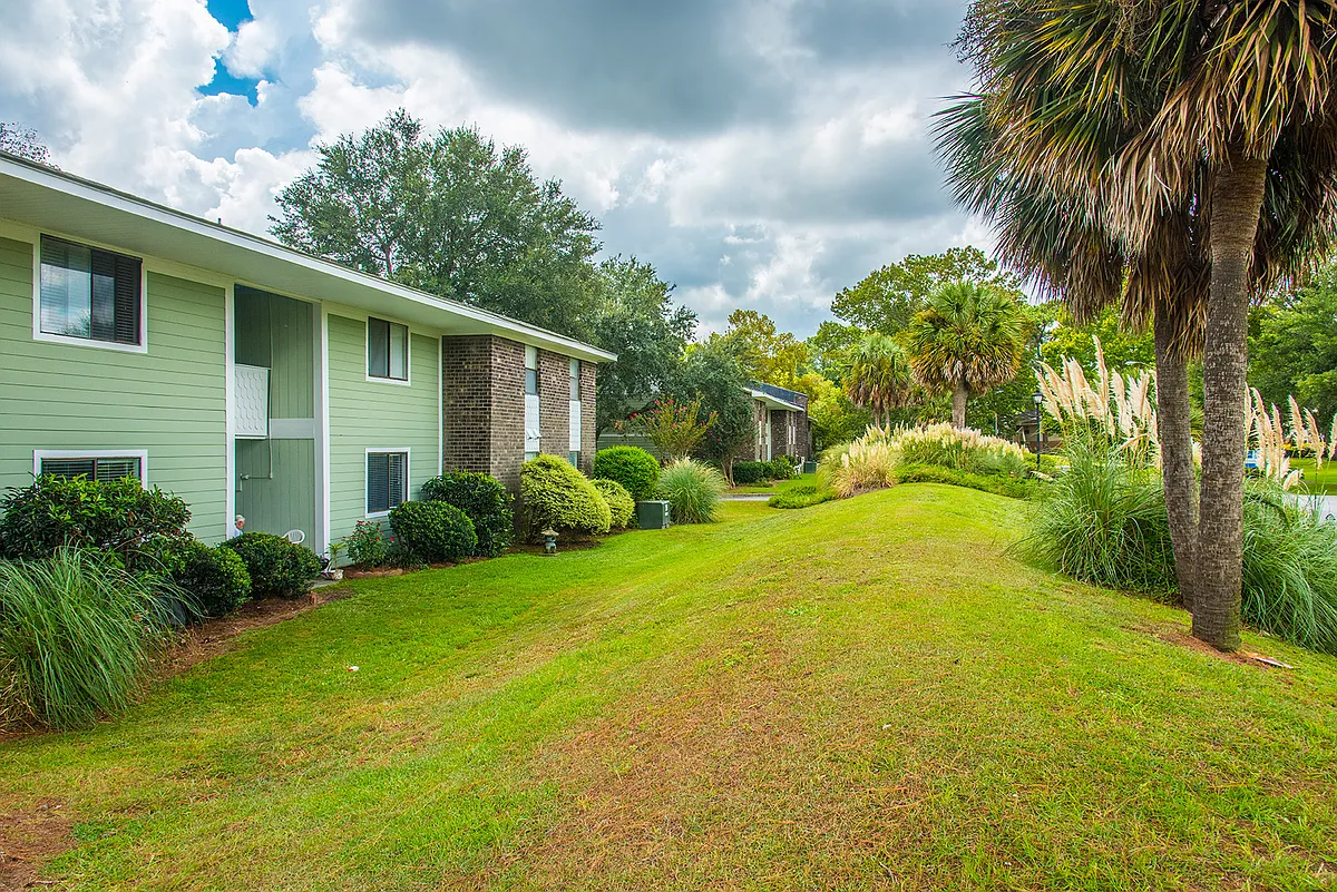 Building Photo - James Towne Village
