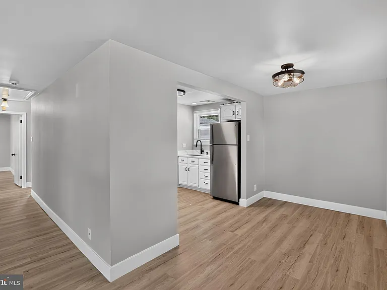1539 Reservoir Ave — Photo 12