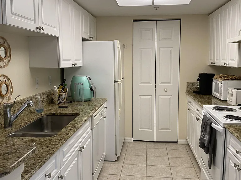 100 Crestwood Ct N #103 — Photo 19