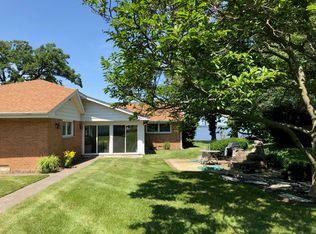 26396 W Central Rd, Ingleside, IL 60041