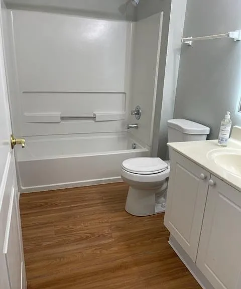 729 Spring Valley Dr — Photo 16