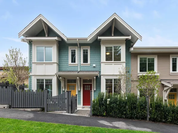 1301 Brewster Dr #105, Coquitlam, BC V3B 8G1