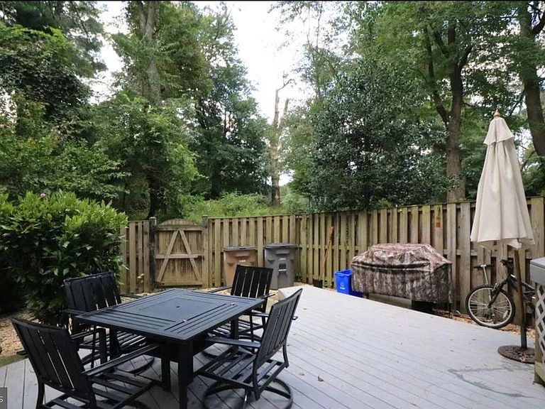 553 Monet Dr — Photo 18