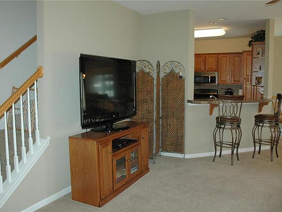 4th image of 13 Somerset Ln