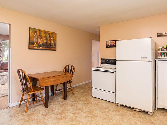 5th image of 160 Mansfield Ave