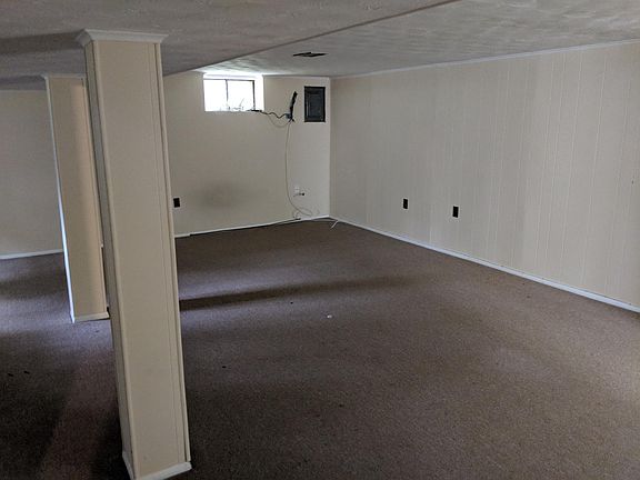 4th image of 971 Woodland Cir