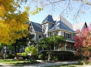 910 Elm St, Western Springs, IL