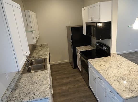 4th image of 211 S Cypress St APT B