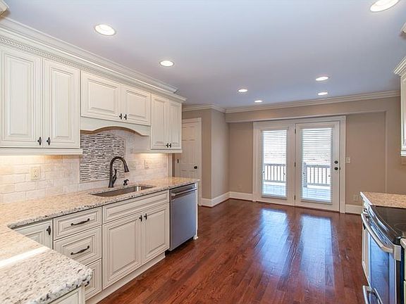5th image of 4333 Cove Way NE