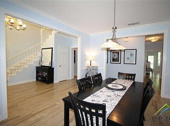 3rd image of 3202 Lake Forest Dr