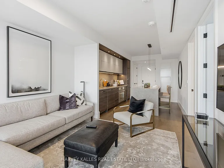 215 Lonsdale Rd #1205 — Photo 6