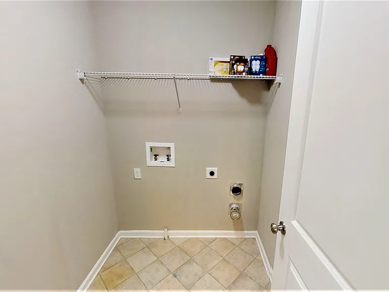 407 Brantley Cove Cir — Photo 14