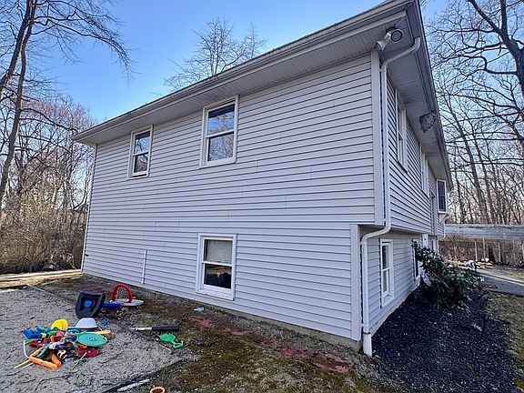2nd image of 21 Park Dr
