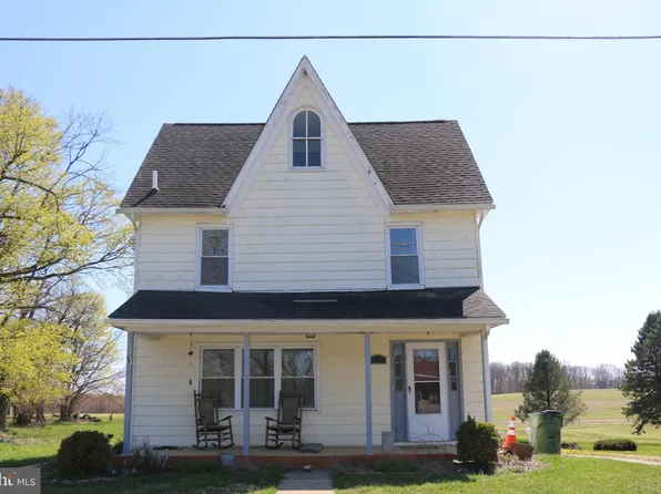 82 W Main St, Fawn Grove, PA 17321