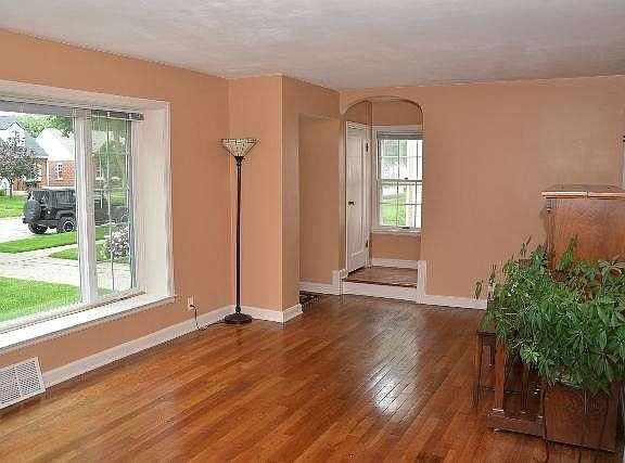 2nd image of 4843 N Elkhart Ave