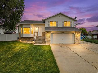 1561 W 1725 S, Woods Cross, UT 84087