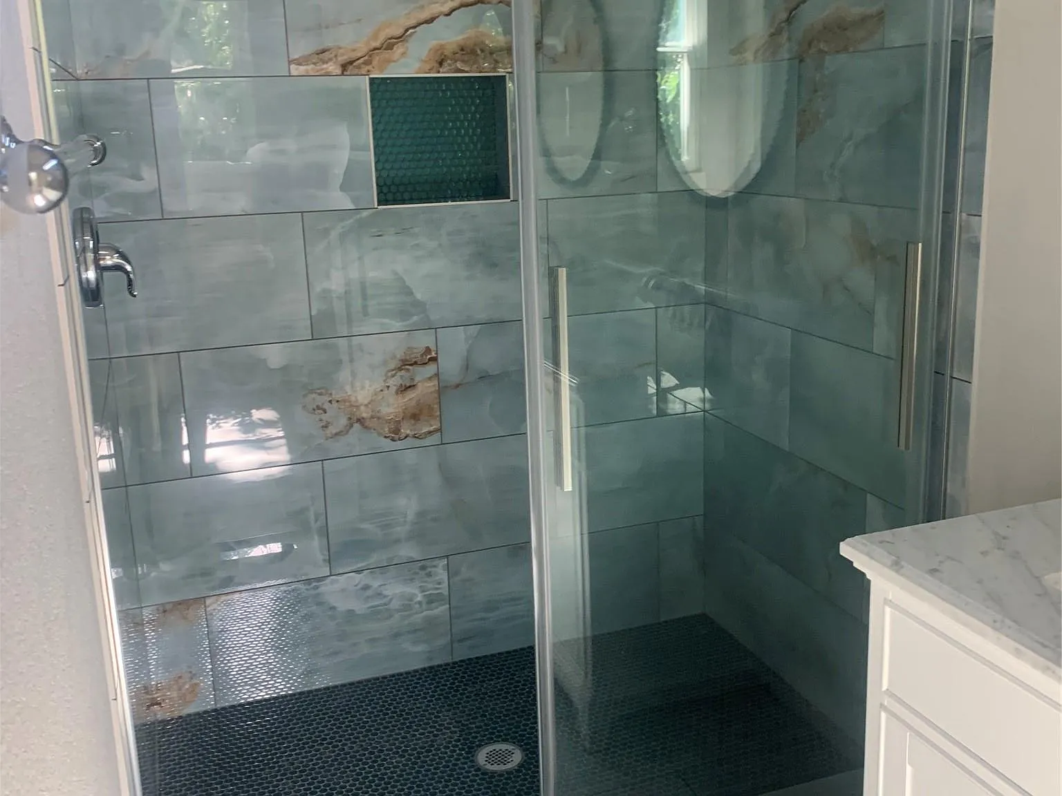 2 bed, 2.5 bath, 1100 sqft, $3,000 — Photo 2