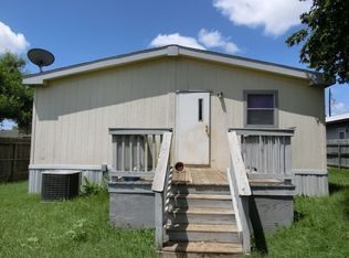 108 N Wright St, Poth, TX 78147