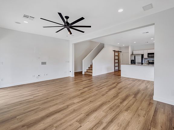 5th image of 861 W Love Rd